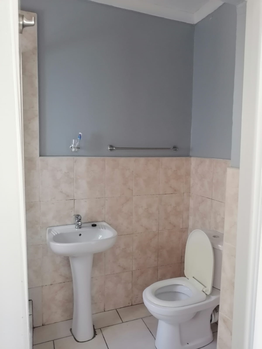 To Let 1 Bedroom Property for Rent in Top Town Eastern Cape